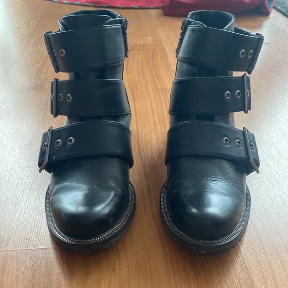 Blondo Camila Waterproof Bootie - Picture 2 of 6